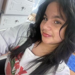 Meet your Posher, Lorena beatriz